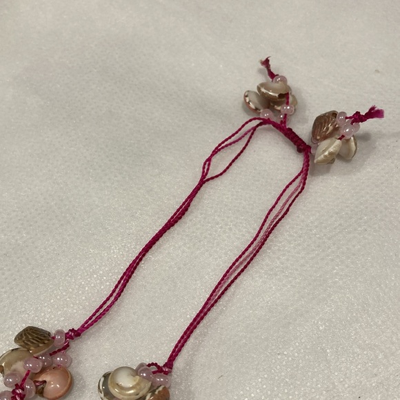 NWOT - Fuschia Pink Seashell Beaded Bracelet With Triple Adjustable String Cord - Picture 8 of 11